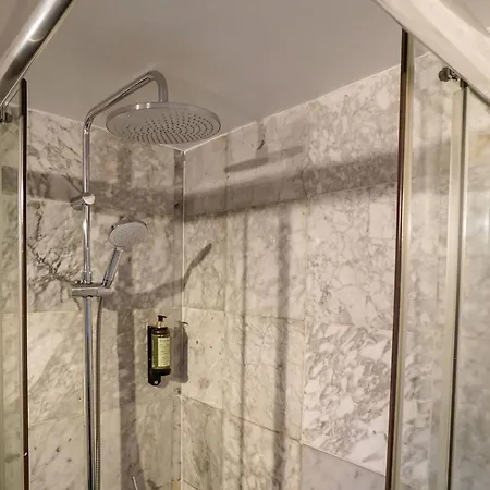 Apartamento Lovelystay - Cosmopolitan Chiado Lisboa